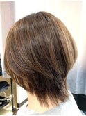 ショート　ウルフカット　ハイライトカラー