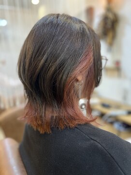 クオリア(QUALIA) ボルドーレッド/インナーカラー/外ハネくびれボブ/柏10代20代