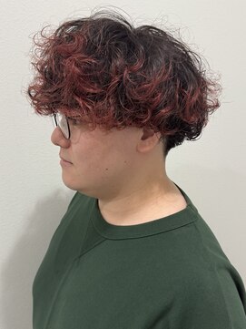 ヒュイル バイ ニアウ(Hwyl by Niau) メンズマッシュパーマプードルパーマスパイラルパーマ刈り上げ