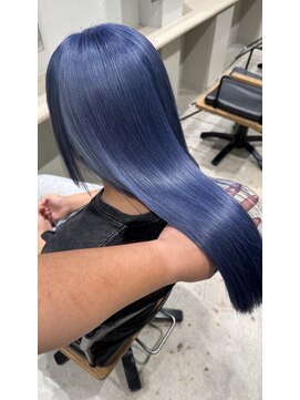 ダイアモンドリリー(Diamond Lily) MEN’S HAIR/ブルーブラック/フェザーパーマ/一宮