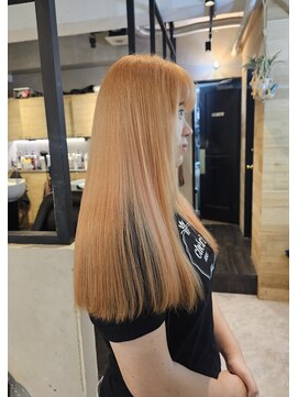 エイト 福岡天神店(EIGHT fukuoka) ペールオレンジ