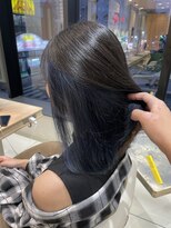 アッシュ 草加店 (Ash)&nbsp;ミディアム×インナーブリーチカラーブルー