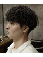 【波巻きパーマで柔らかい印象に】S字で緩やかに動くカールが、ちょうど良いボリューム感を作り出す