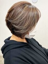 ファム 札幌大通(fam)&nbsp;脱白髪染め/カット/ハイライト/TR/大人ショートボブで若見え