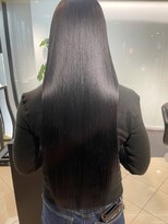 黒かロング　美髪　髪質改善
