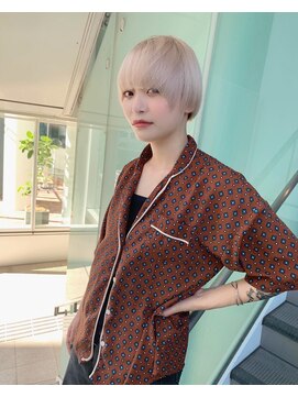 ペレ 渋谷(PELE) R32_ホワイトピンクベージュ ブリーチ2回～