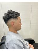 スキンフェードピンパーマショート