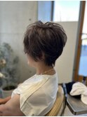 左右で印象が変わる大人ショート