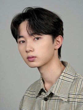 オーシャントーキョーオーバー 渋谷(OCEAN TOKYO OVER) 波巻き束感ショートツーブロックマッシュアップバングコンマヘア