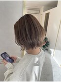 透明感ベージュ