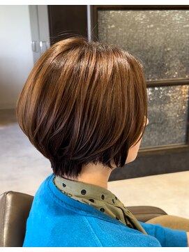 エル ブランシェ(Ailes Branches) ショートボブ