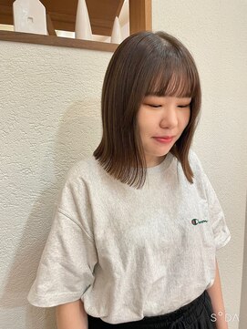 エルサフィロ ヨドヤバシ(el zafiro yodoyabashi) アッシュベージュ 伸ばしかけボブ 20代30代40代