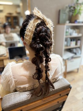 ボタニカル(Botanical) ツインテールヘアアレンジ