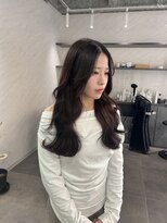 トーン(tone)&nbsp;韓国風ウェーブヘア×大人チェリーレッド