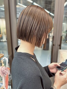 ミィ 表参道(mee.) 似合わせカット ボブヘア 縮毛矯正 ミニボブ 切りっぱなしボブ