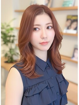 ルエ(rue) 大人可愛いくびれミディアム×韓国風レイヤーカット×前髪なし