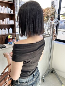 ウィム(wim) 『ヘイリーボブ』丸くならないボブ/切りっぱなしボブ