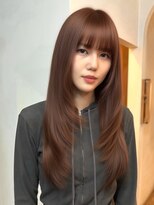 ロティー(loty)&nbsp;レイヤー 韓国 前髪 顔周りカット ブラウン 透明感カラー 20代