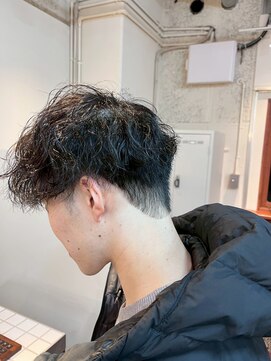 ニクラ ザ ブリンク(NICLA the blink) 刈り上げメンズパーマショート