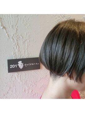 トリックスタンダードナチュラル(TRICK STANDARD Natural) 切りっぱなしツーブロックスタイル