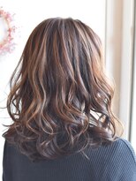 ヘアーエポック(hair epoque) 3Dカラーでツヤ感&透明感★ラベージュのセミディスタイル