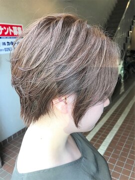 コニ(Coni) ♪Coni♪ショートレイヤー×プラチナベージュ