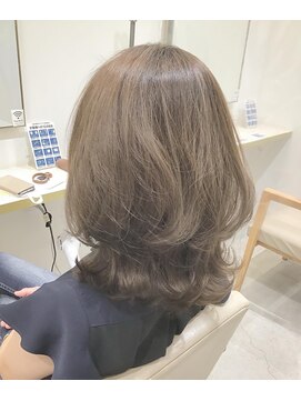 テラス アヴェダ 大丸心斎橋店(Terrace AVEDA) レイヤースタイル