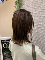 オリーブスバイネオリーブ(Olive's by neolive)&nbsp;斜めバング/グレージュカラー/デザインカラー/白髪ぼかし/新宿