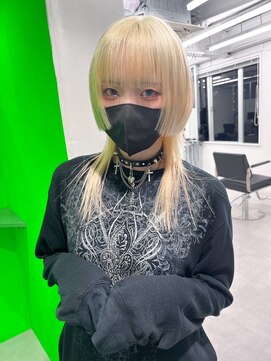 キバ(kva) ▽□□▽ブロンドホワイト