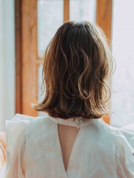 ルシードスタイルアンディアーモ(LUCIDO STYLE andiamo) 20代女子にオススメ！可愛い系巻き小顔ライン重めボブ肩まで