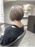 ハイトーン前下がりボブ