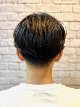 銀座マツナガ 新宿野村ビル店 センターパートスタイル