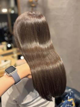 アルベラ(ALVELLA)の写真/こだわりを愉しむ大人女性のための隠れ家サロン。落ち着きのある店内で日常を忘れ、極上リラックスタイムを