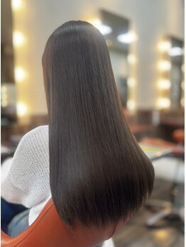 セレスト 福岡天神店(CELESTE)の写真/ダメージを抑えた縮毛矯正・ストレートで毎日扱いやすい憧れの美髪へ☆ [マンツーマン/縮毛矯正/福岡天神]
