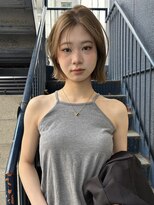 アメリ(AMELIE)&nbsp;ブリーチ×ストレートパーマでばっさり！