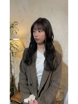 ラヌゴ(lanugo) 暗髪ロング×レイヤー×ゆるウェーブ｜ナチュラル大人ヘア