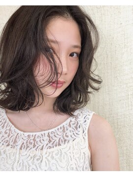 アンバースデー(UNBIRTHDAY) ミディアム/レイヤー/エアリー【大成志織】