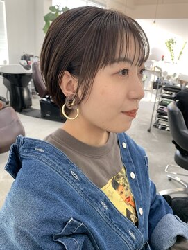 フィル(fil) 耳掛けショート／グレージュ