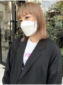 ベージュ