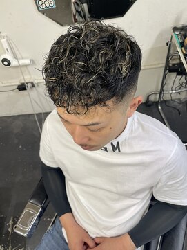 メリケンバーバーショップ フクオカ(MERICAN BARBERSHOP FUK) パーマバーバースタイルフェード