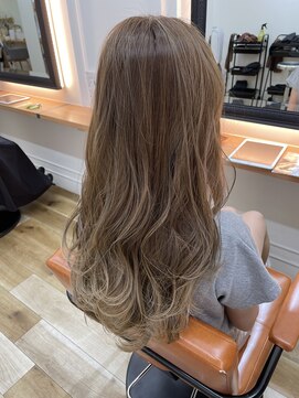 リアン(Lien) ハイライト×艶ベージュ