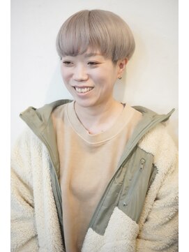 髪といろいろ ハイトーンマッシュボブ