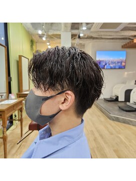 タスクヘアー(task hair) 緩めケアパーマ波巻きスパイラル×センターパートショート