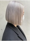 ホワイトグレー×切りっぱなしボブ