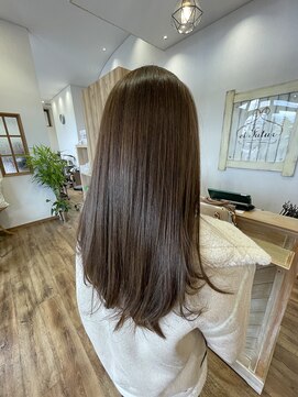 エ フュチュール(et Futur) オリーブ系カラー