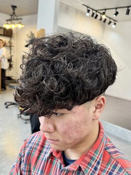 フゥ 宇都宮(FeU) スペインカール/ラルフカール/フェード/宇都宮/メンズパーマ