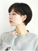 切りっぱなしショート・ボブ/絶壁解消/前髪なし/40代/30代/丸顔