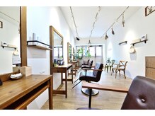 木の温もりがあるカフェのような店内/マイクロバブル/コタ