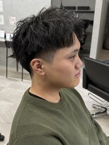 リオールバイニアウ(RE:ALL by Niau)&nbsp;MEN’S HAIR/サーフカール/刈り上げセンターパート/新田