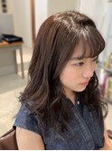 トーンダウンでも透明感、ツヤ髪ロング。